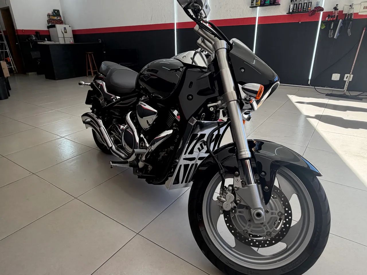 Boulevard M-1500 com escapamento JJ