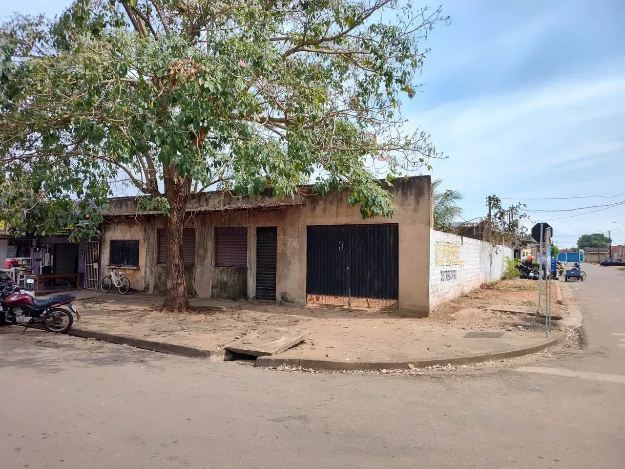 Excelente Terreno com pontos comerciais na Plácido de Castro
