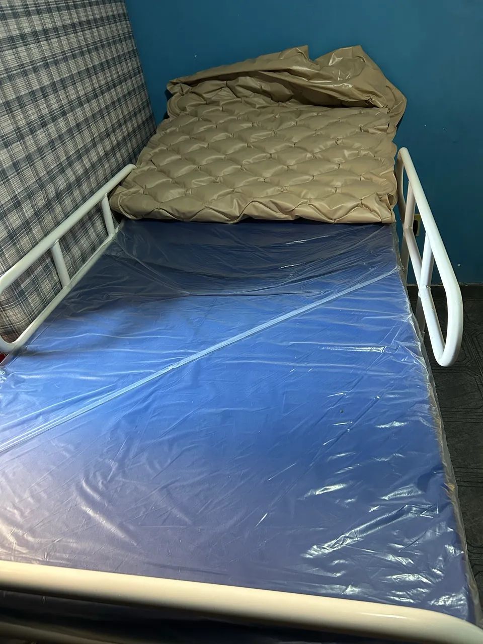 Cama hospitalar com colchão  - Foto 4