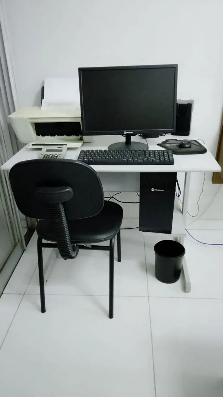 Computador Intel I3 Core 4G, 120GB, Linux Goldent