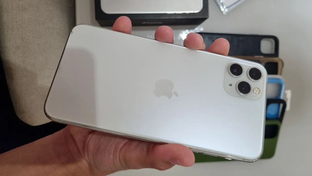 iPhone 11 Pro Max 256gb nunca aberto, em excelente estado - Foto 2