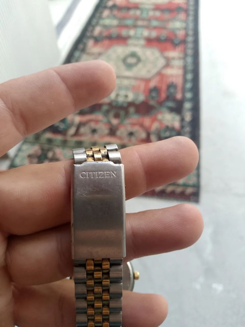 Relógio citizen quartz bicolor com números romanos.   - Foto 2