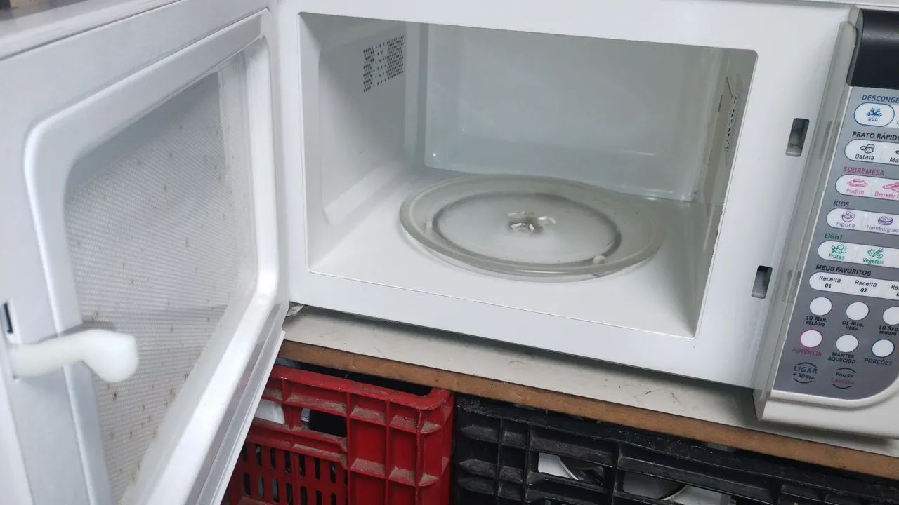 Microondas Eletrolux 24 litros  - Foto 2