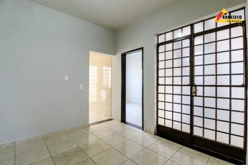 Casa para aluguel, 2 quartos, 1 vaga, Interlagos - Divinópolis/MG - Foto 2