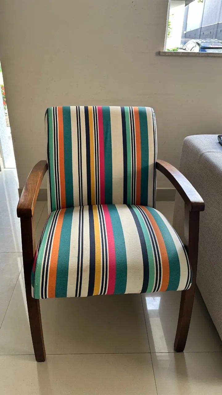 Poltronas decorativas Madeira esfotadas alto qualidade - Foto 4
