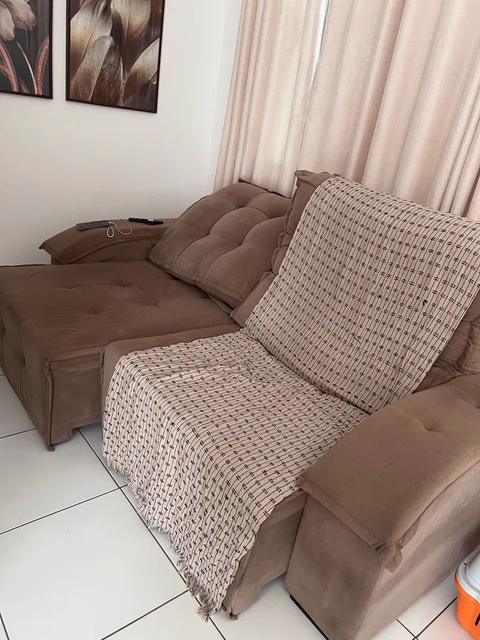 Sofá novo, marrom65566182279043123