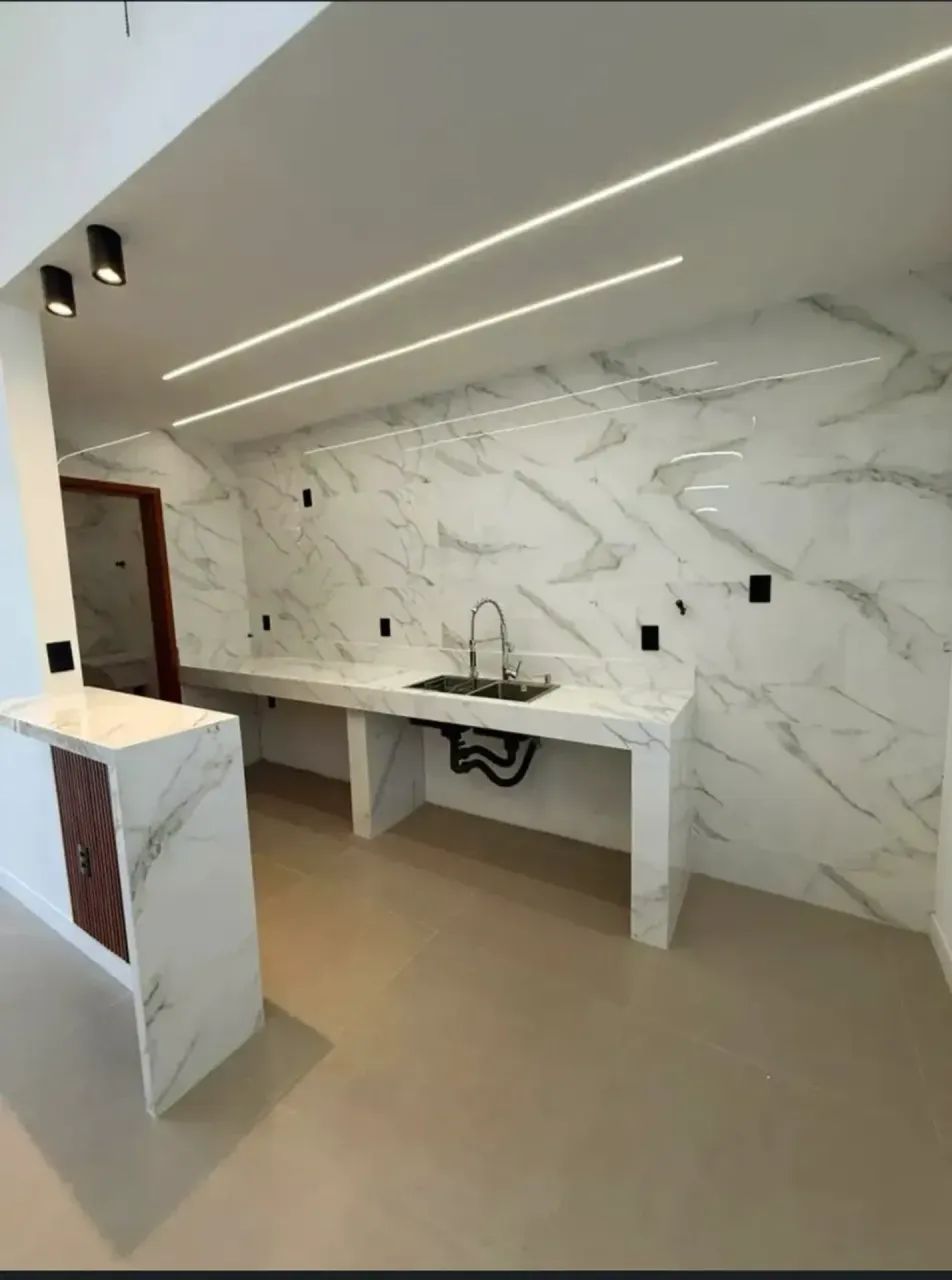 Casa nova, sofisticada com 2 quartos sendo uma Suite. localização privilegiada! - Foto 4