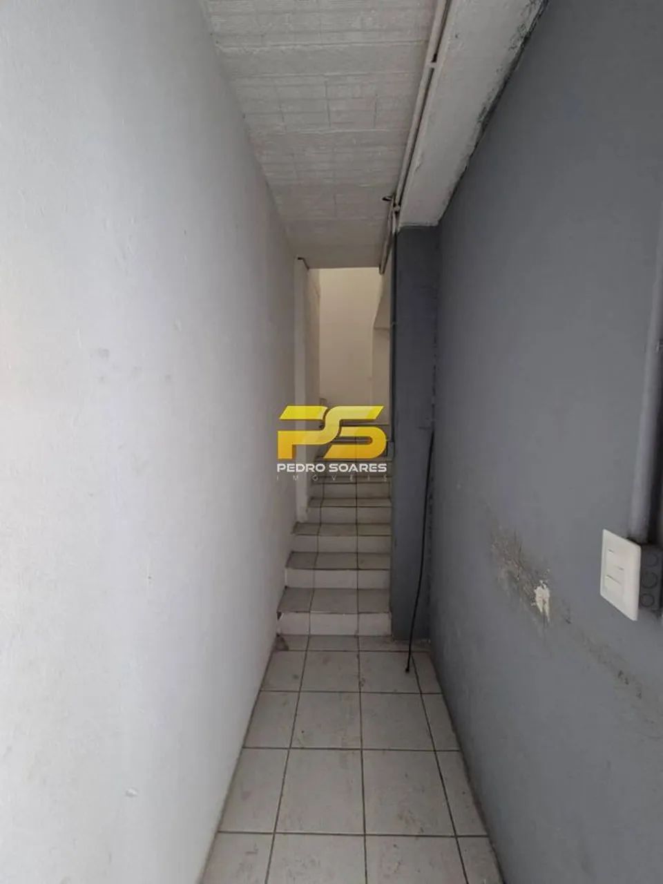 Galpão de 250m² com escritório de 30m² montado com WC