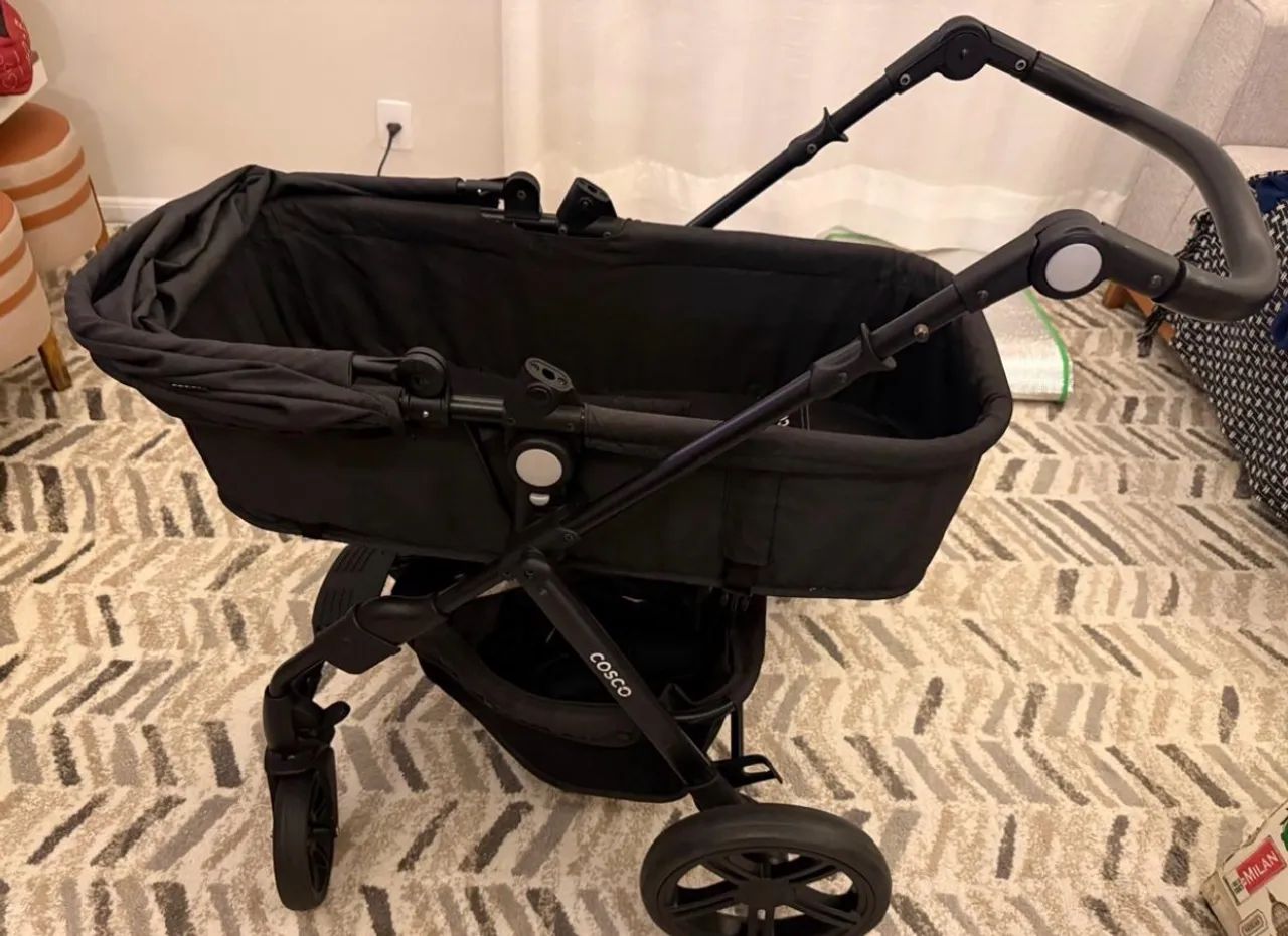 Carrinho de bebê cosco 