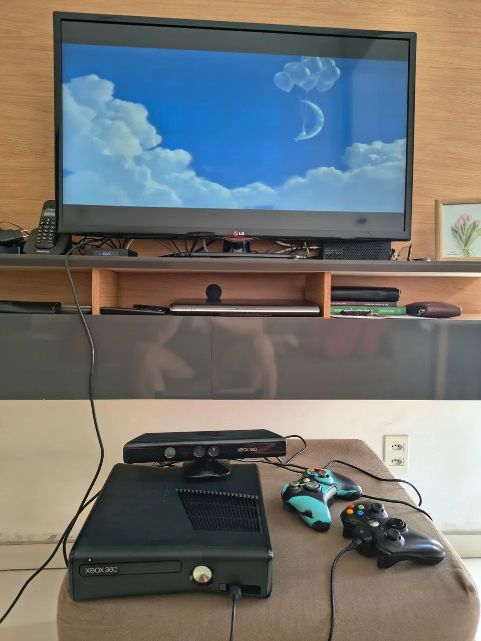 Vendo Xbox slim completo com Kinect  - Foto 3