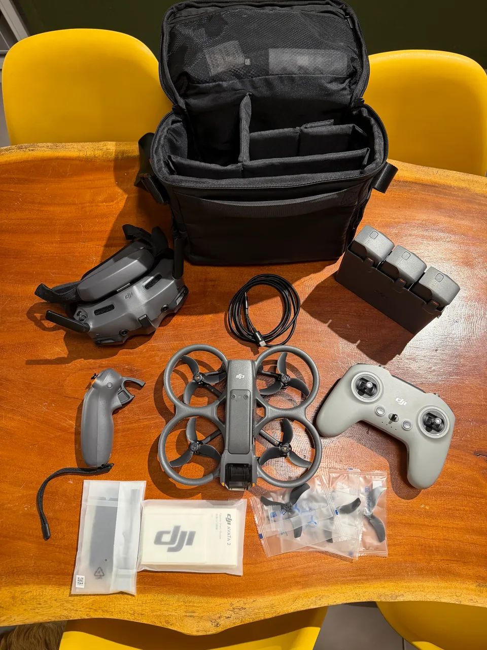 DJI Avata 2 Fly More Combo 3 Baterias + Controle FPV 3 Extra | Completo - Foto 2