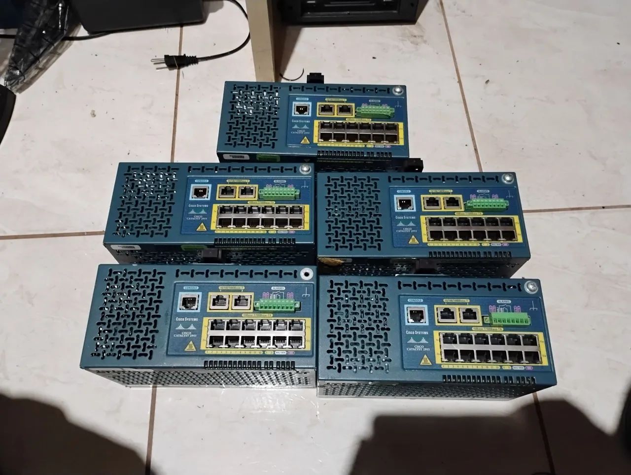 Lote com 5 unidades do Switch Industrial Cisco Catalyst 2955 - Foto 2