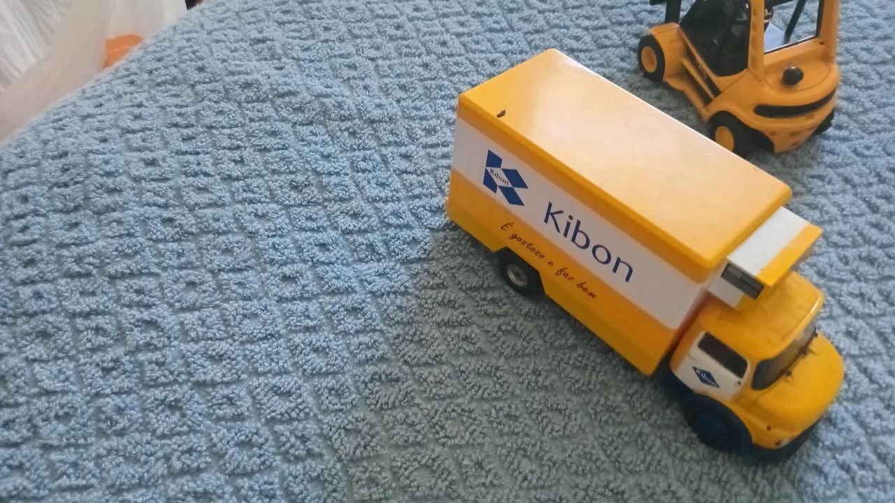 Miniatura caminhão da Kibon