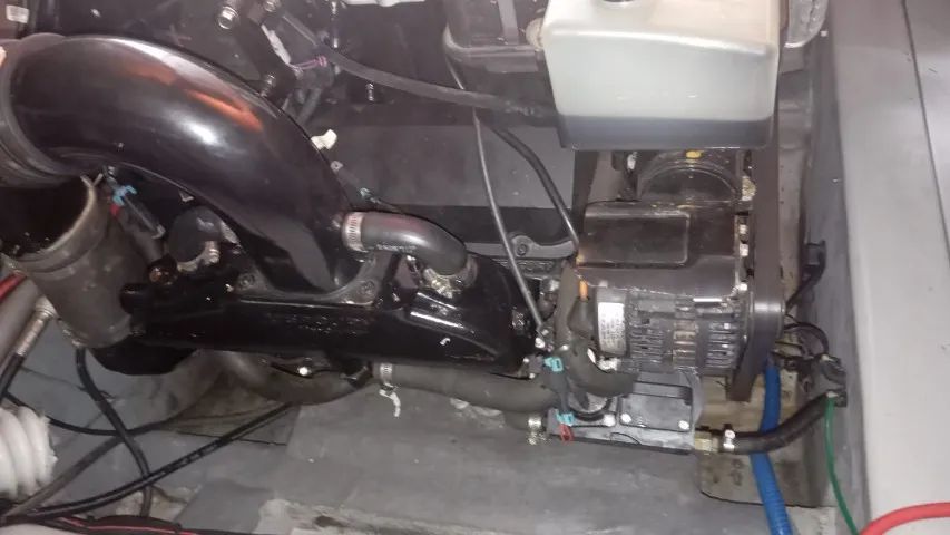 Lancha Focker 30.5 (2015) - Motor Mercruiser 8.2 380Hp - 520 Horas - Foto 11