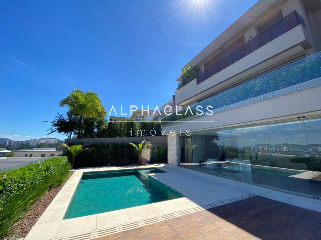 Excelente Casa em Condomínio - Alphaville / Tamboré