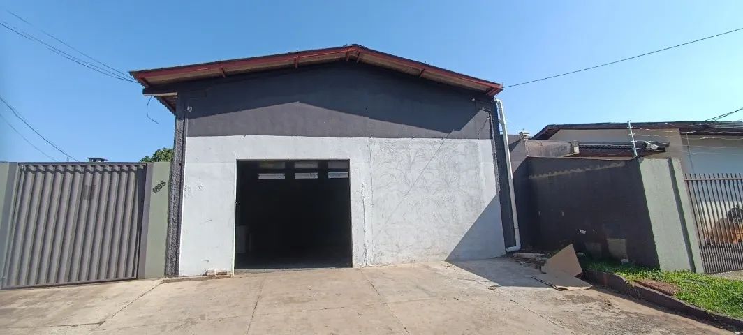 Aluga-se barracão 