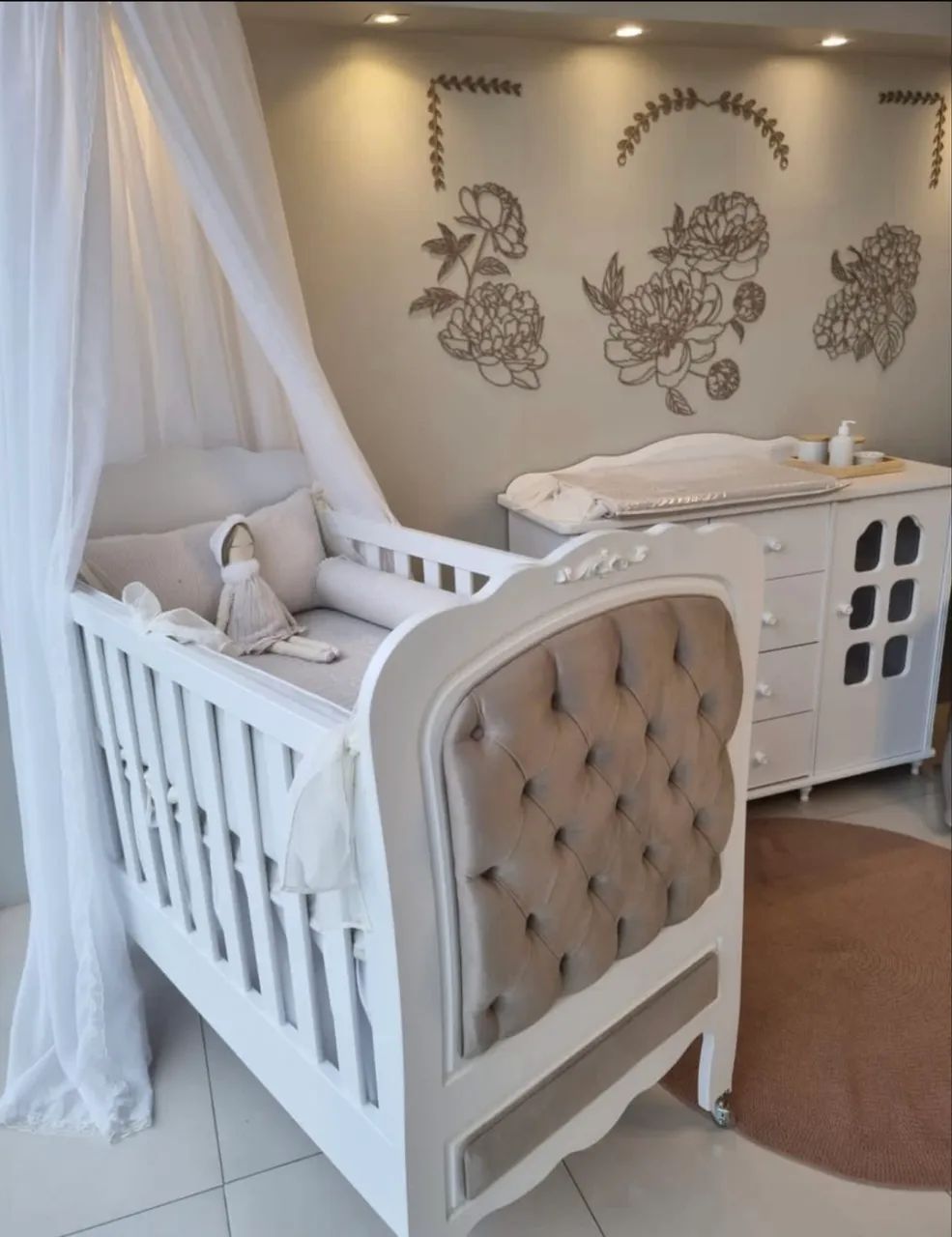 Berço Provençal Branco Luxo com Capitonê