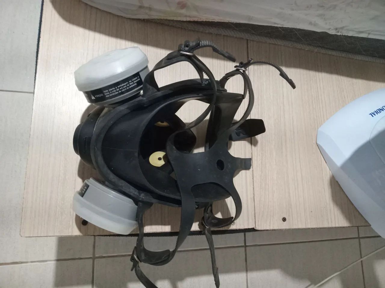 Máscara respirador facial reutilizável.  Marca sperian  - Foto 3