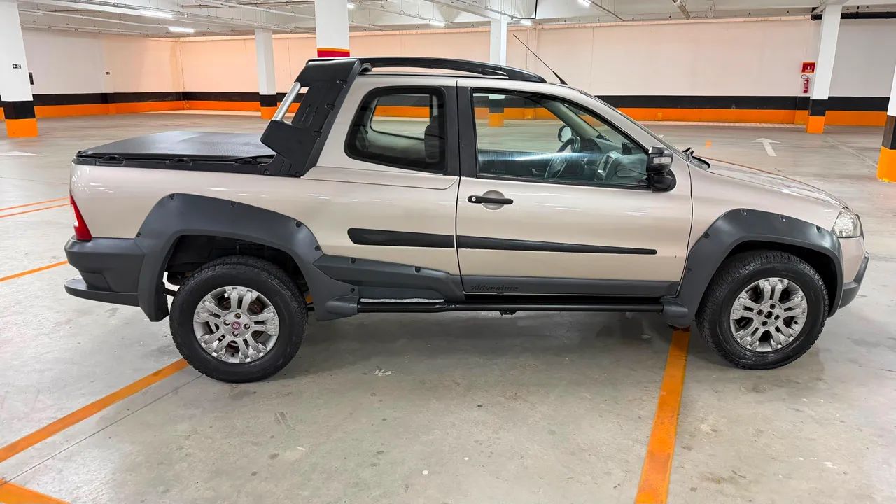 Fiat Strada Adventure1.8/ 1.8 Locker Flex CD 2011 - Foto 2