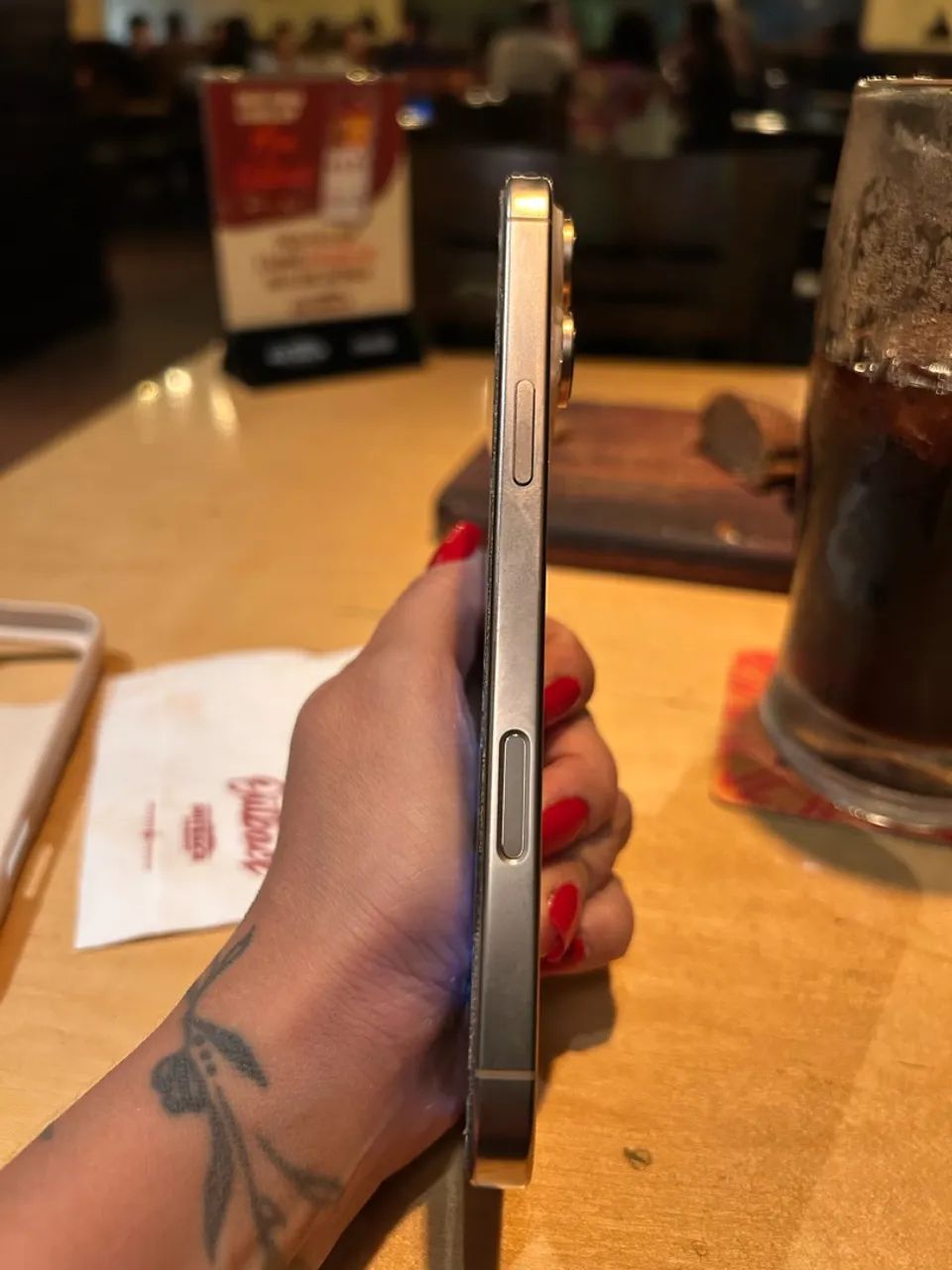 iphone 16 promax 1 ano de uso  - Foto 3