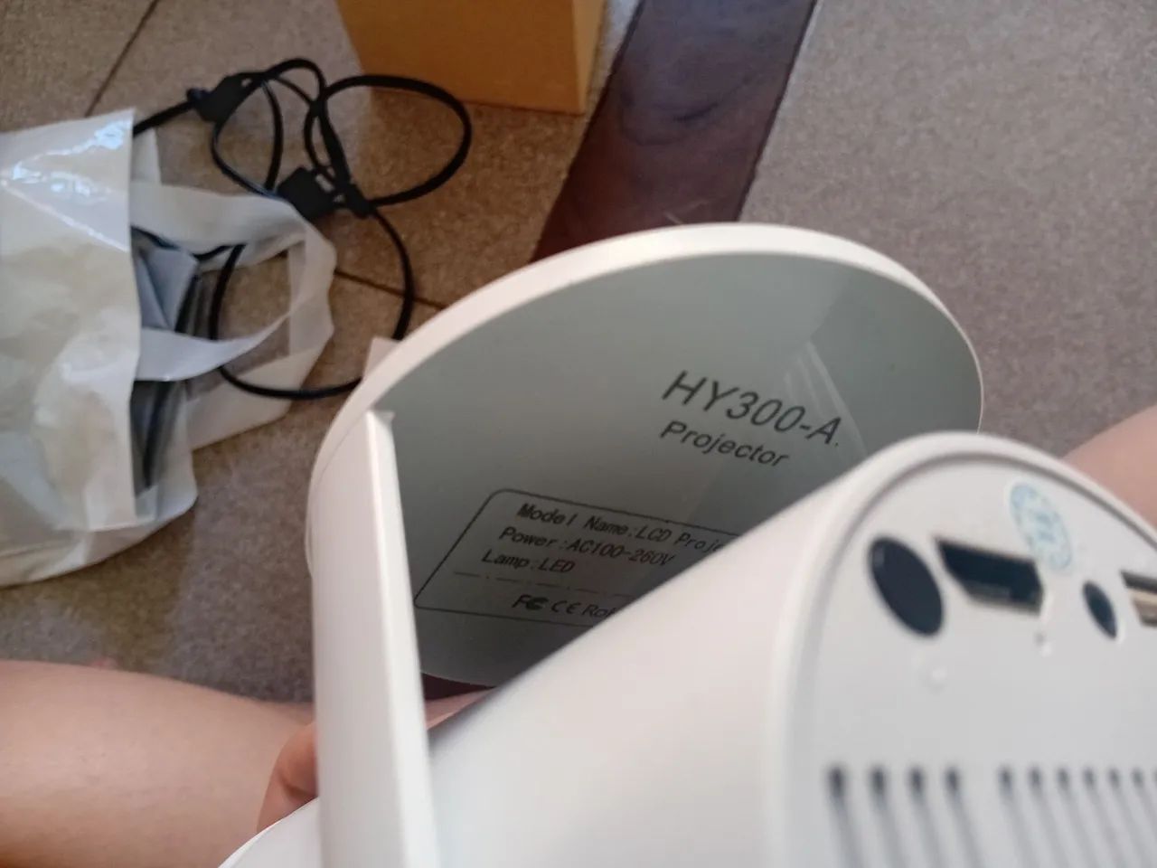 Projetor Smart HY300 4K Wi-Fi + Tela 84? + Suporte de Parede (Cinema em Casa) - Foto 3