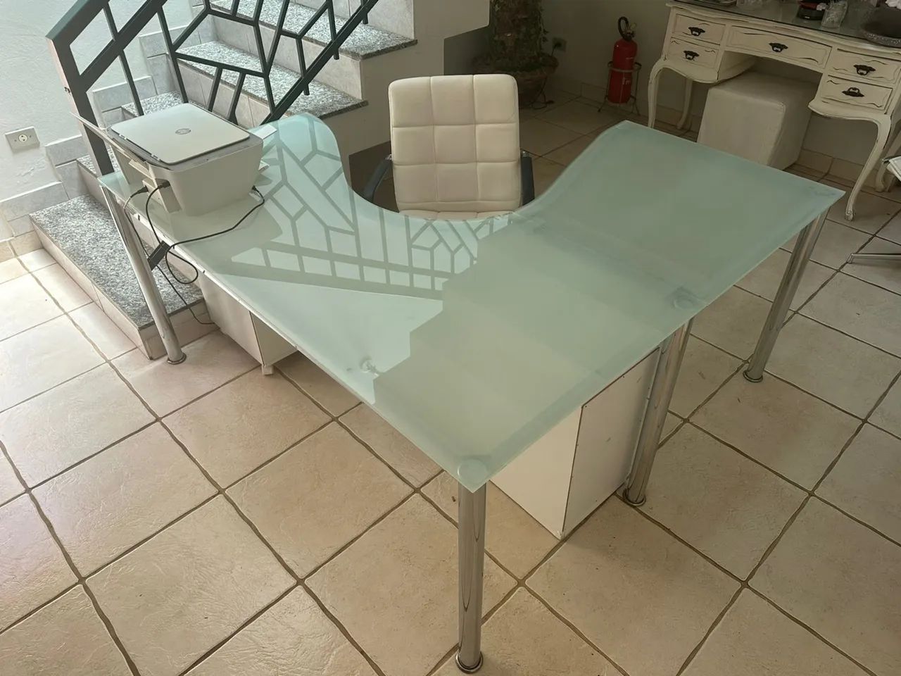 Mesa escritório (tampo vidro) - Foto 3