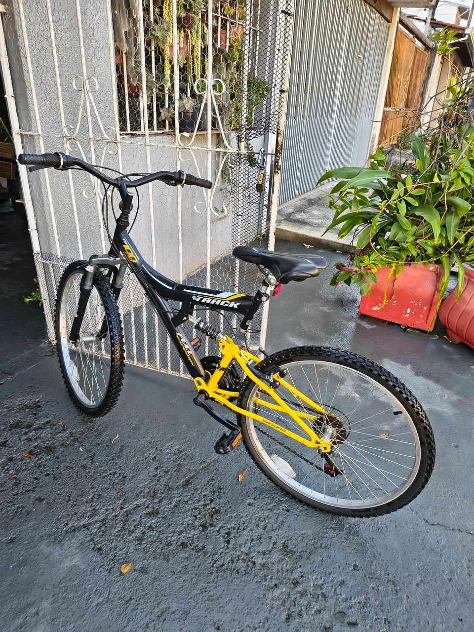 Bicicleta Track aro 26 com suspensão  - Foto 5