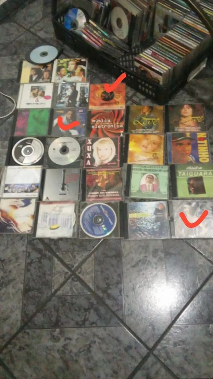 Cds e DVDs originais 