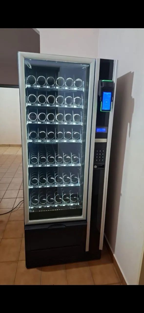 Máquina de vending machine snakky max 