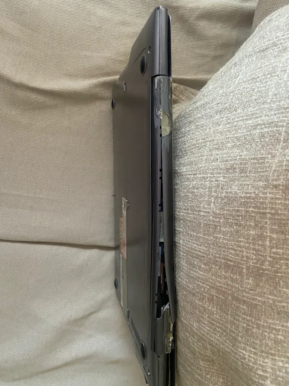 Ultrabook para retirada de peças. Funcionando perfeitamente porém carcaça danificada. - Foto 3