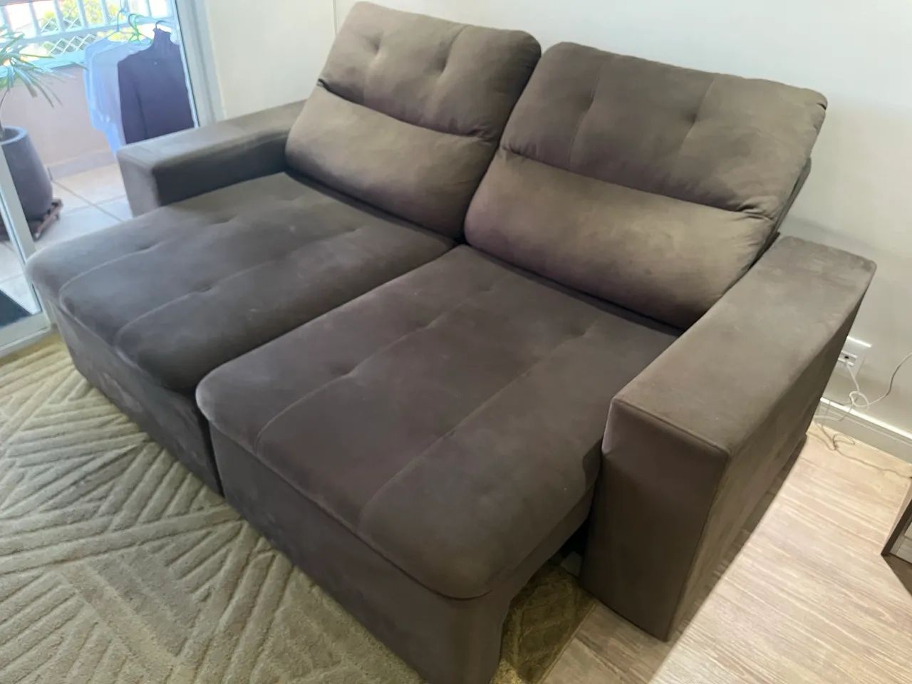 SOFÁ RETRÁTIL SEMI NOVO - Foto 2