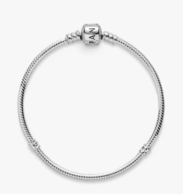 Pulseira divertida com fecho cilíndrico e elos em formato de cobra. prata de lei