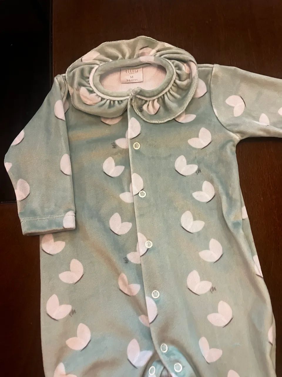 Macacão em Plush bebê menina 3-6meses - Foto 3