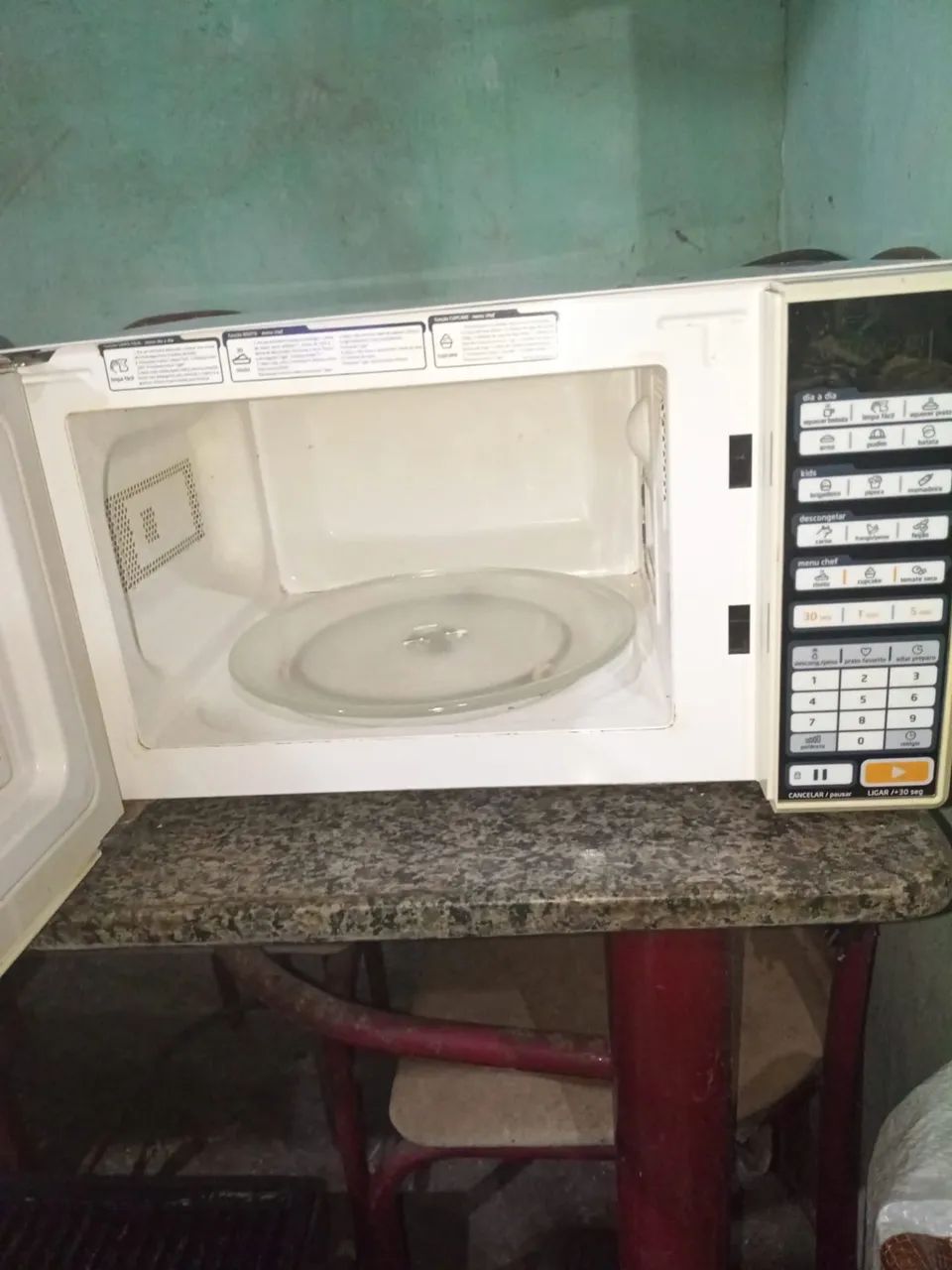 Microondas em perfeito estado funcionando tudo certinho  - Foto 2