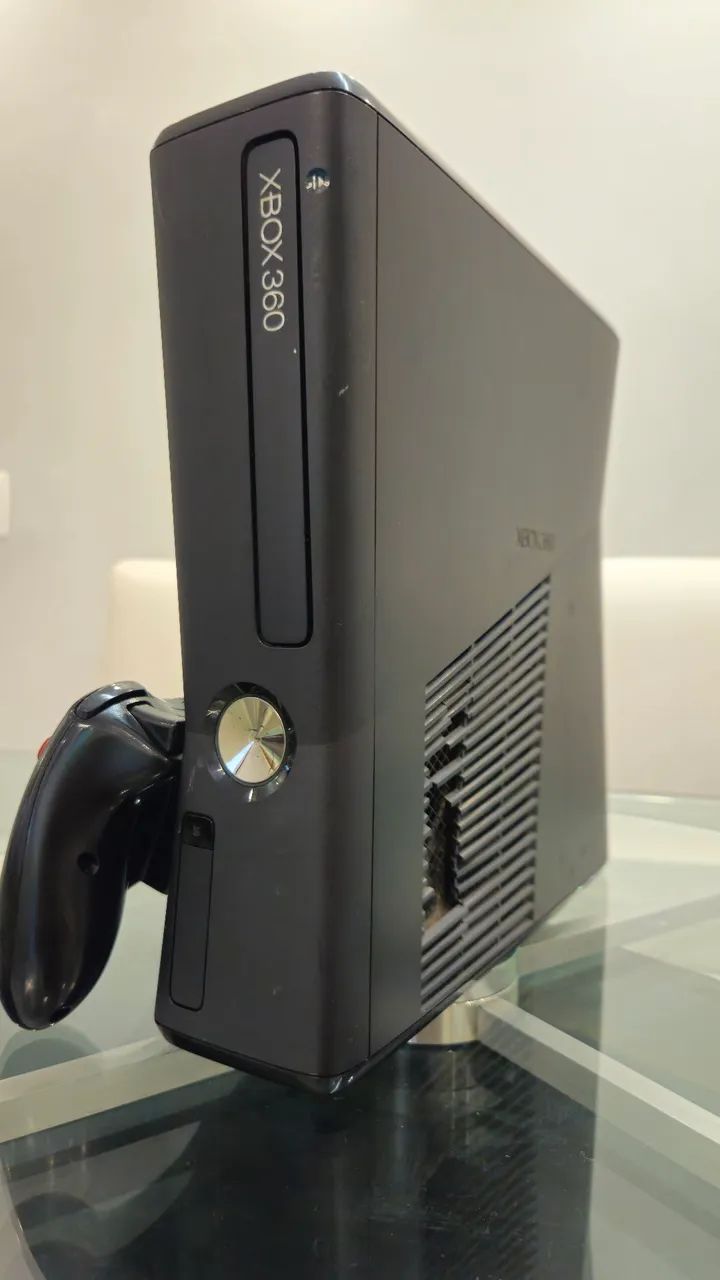 REVISADO E LIMPO - XBOX 360 DESBLOQUEADO + 2 CONTROLES  - Foto 3