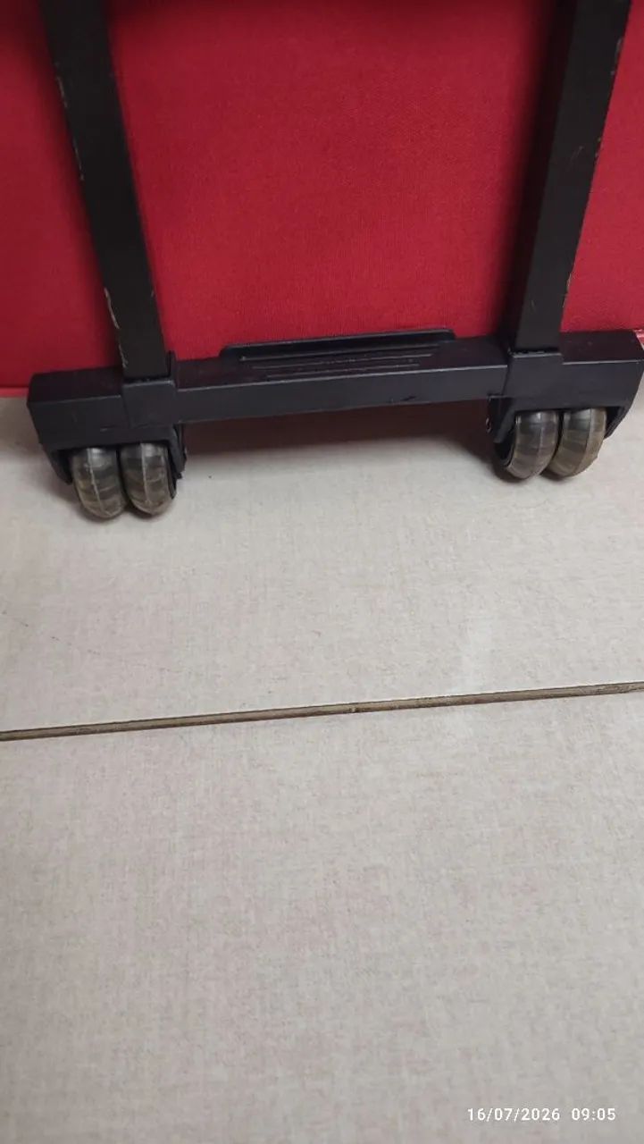 Vendo 2 Malas com rodinhas  - Foto 5