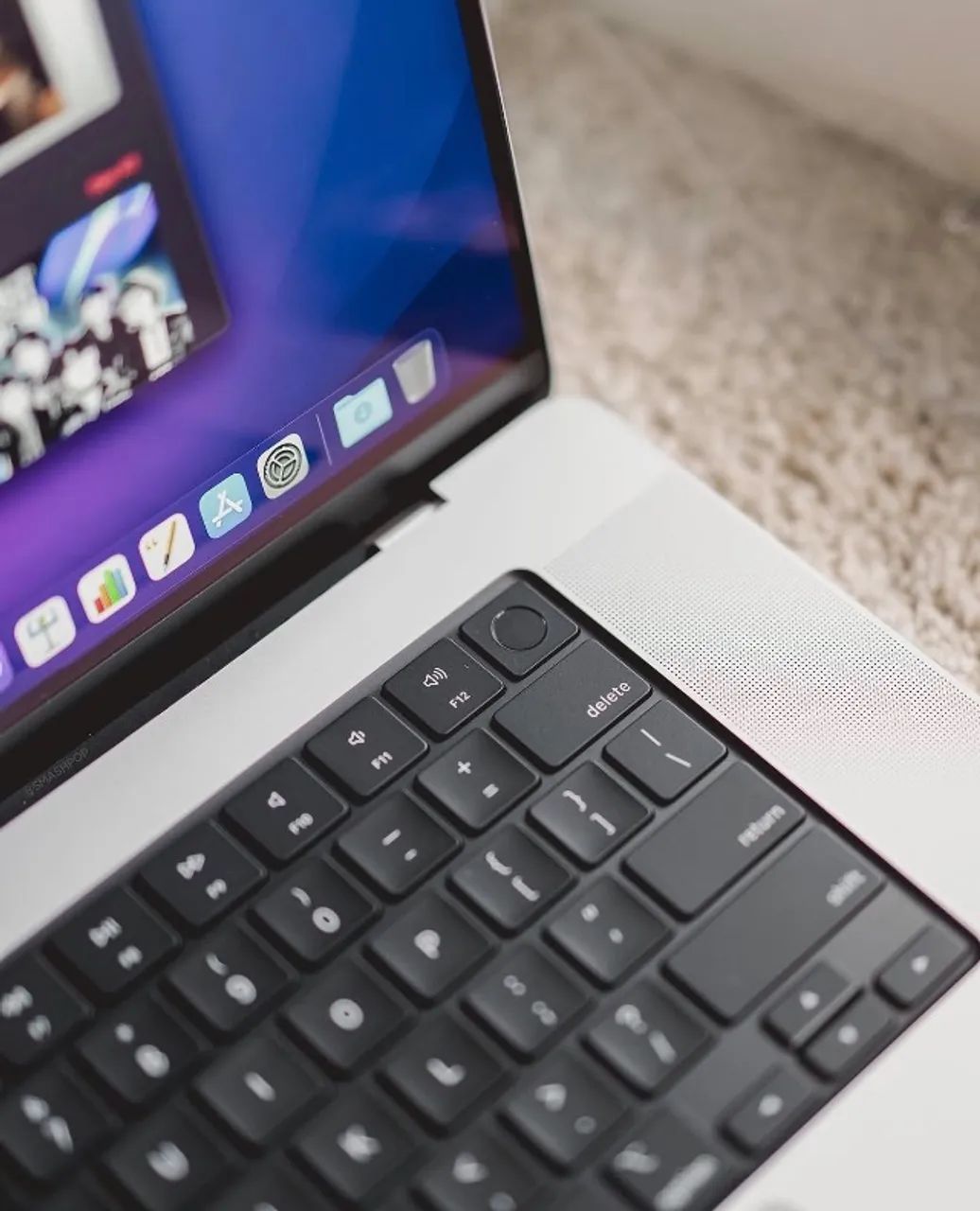 MacBook Pro 16-INCH M1PRO  - Foto 3
