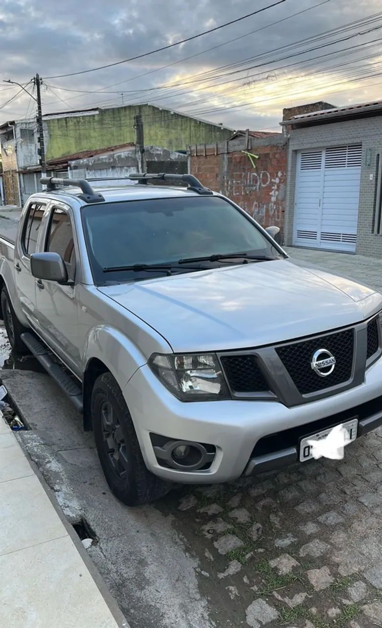 Nissan Frontier SV AT.CD 4X4 2.5 TB DIESEL MEC. 2013