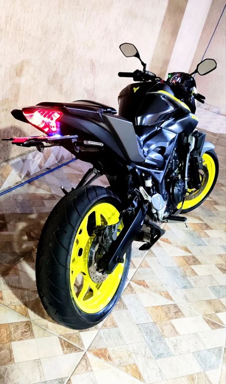 Yamaha MT03 - Foto 2