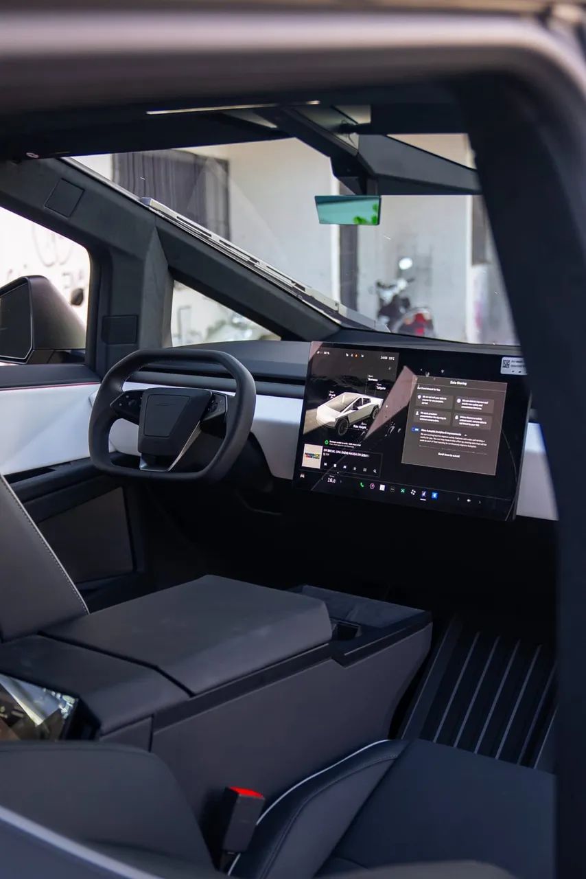 Tesla Cybertruck Foundation, foto 7 de 17