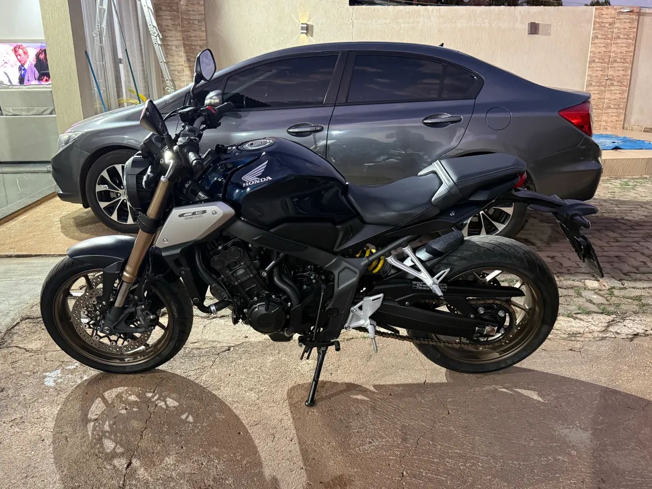 CB 650r 2021 - Foto 2