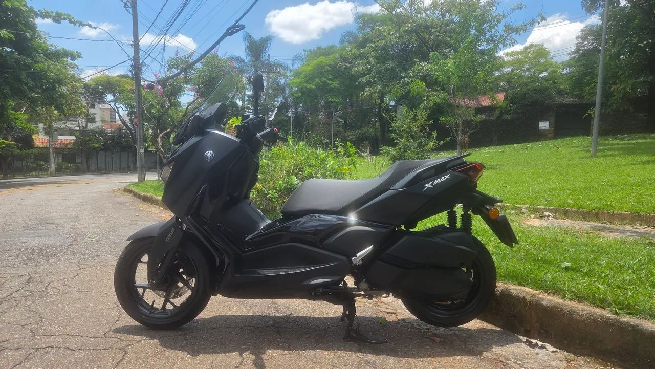 XMAX 250 CONNECTED