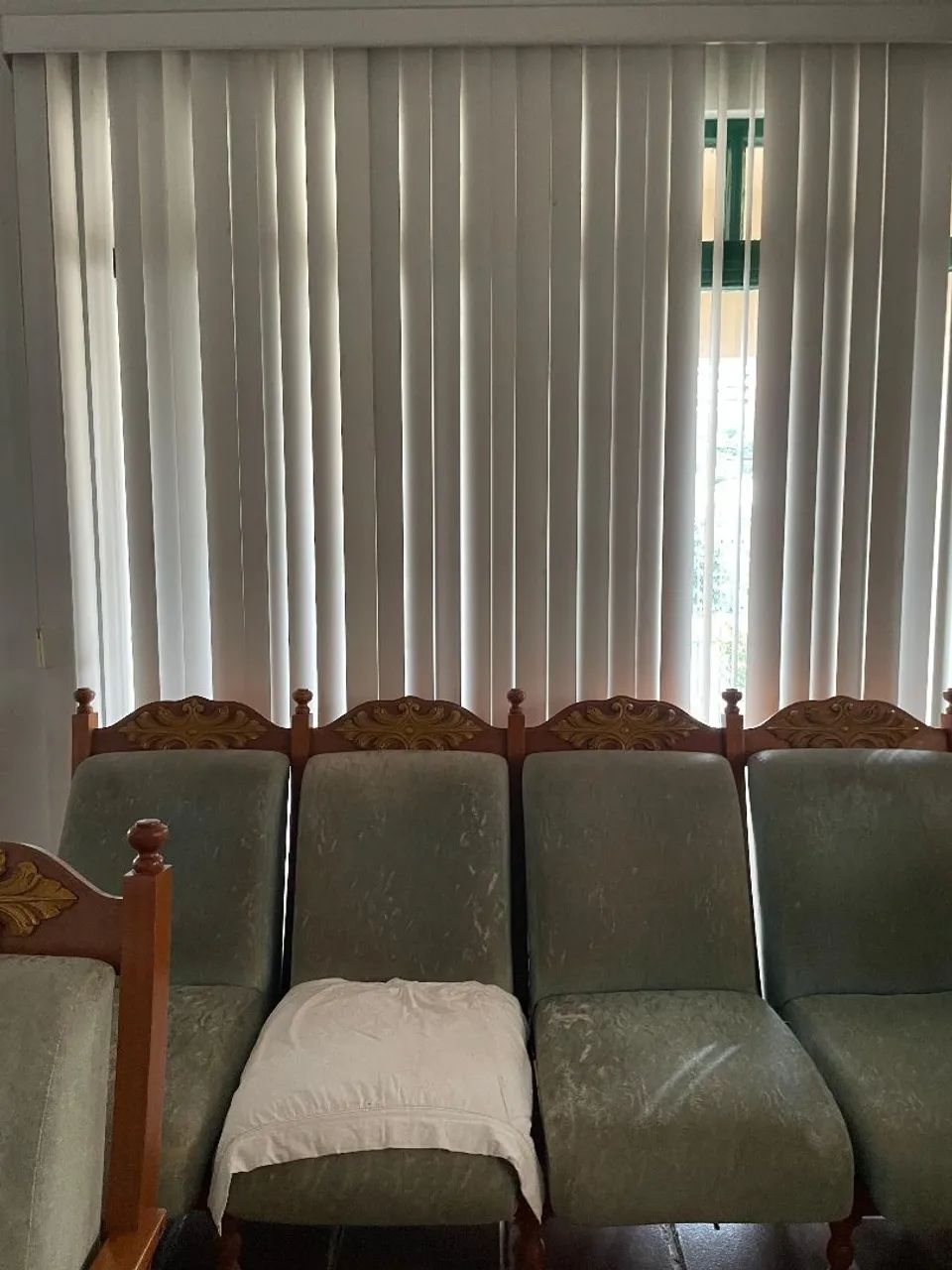 Kit sofá de 4 lugares e 2 poltronas