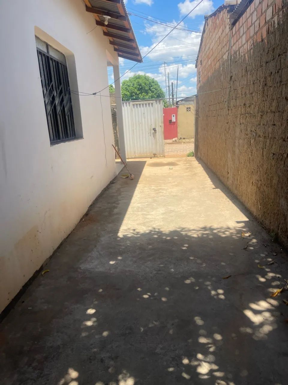 Alugo casa 
