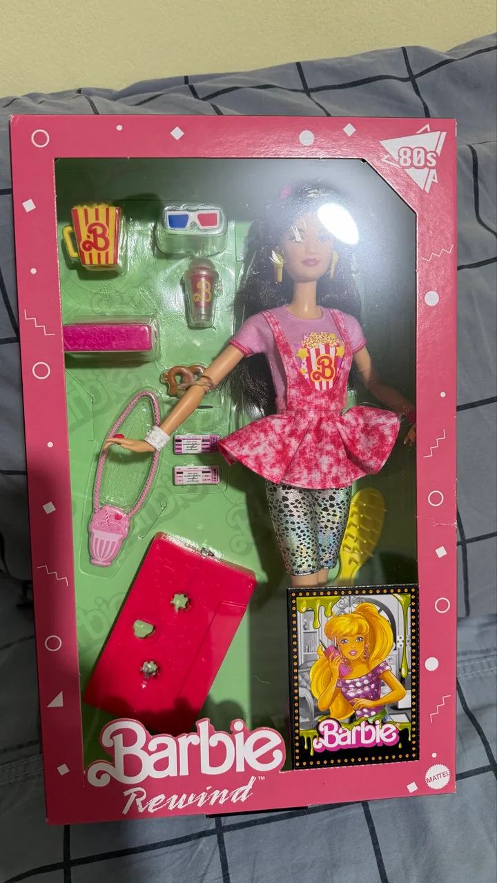 Boneca Barbie Rewind E Acessórios Com Cabelo Preto E Roupa E - Foto 3