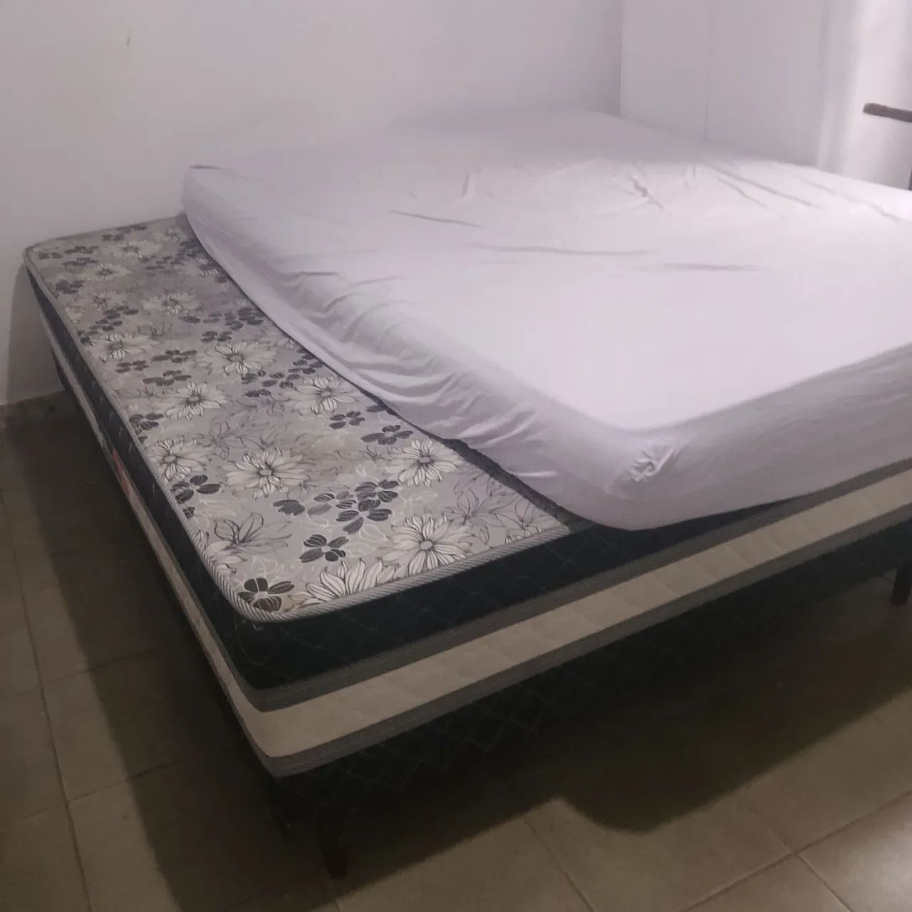 Cama casal box