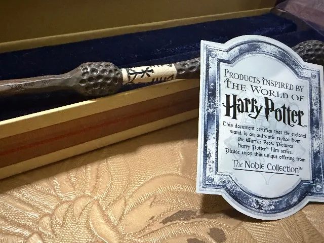 Varinha Noble Collection - Dumbledore / Varinhas das Varinhas