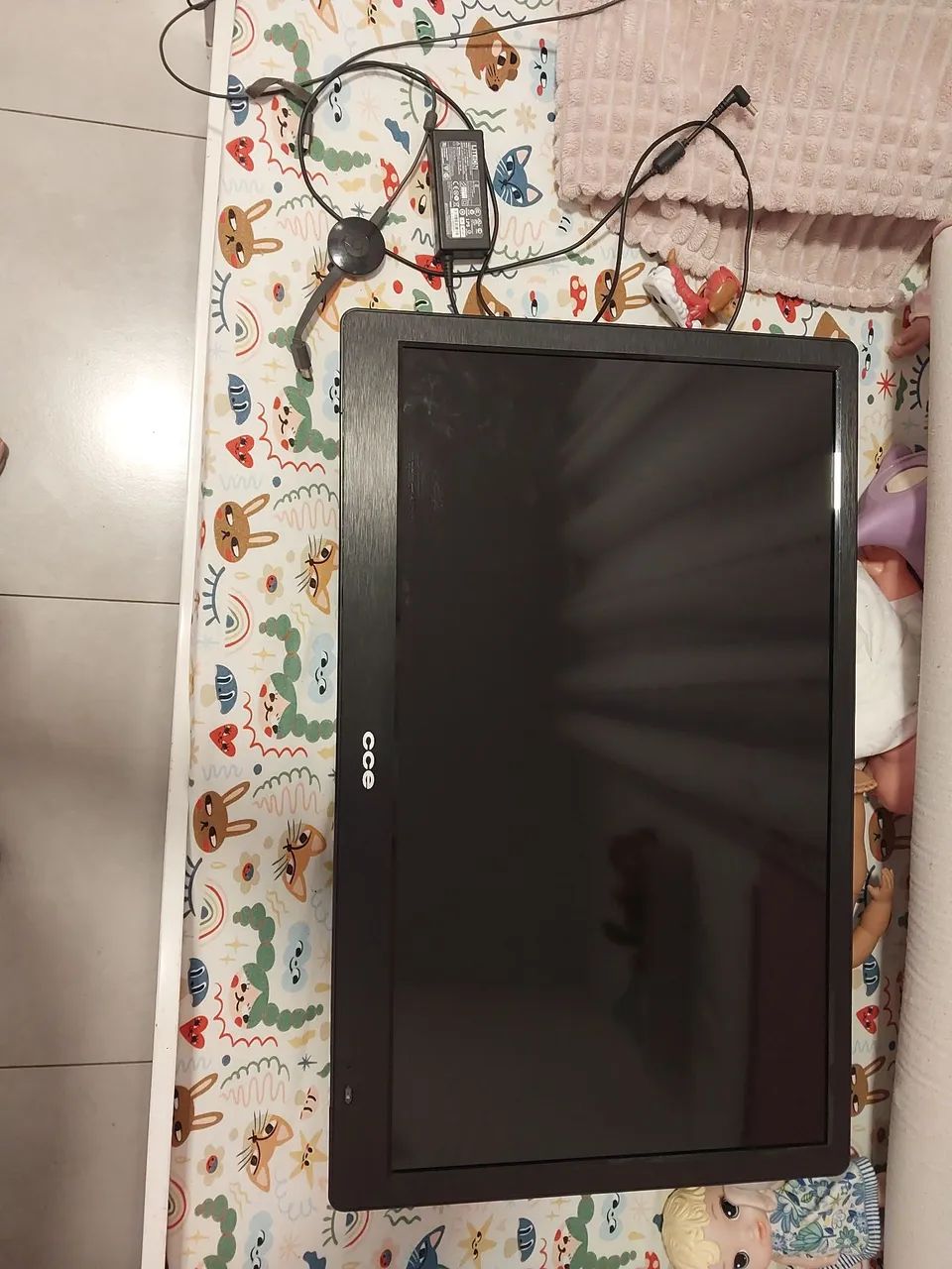 Tv CCE 32" + chromecast - Foto 2