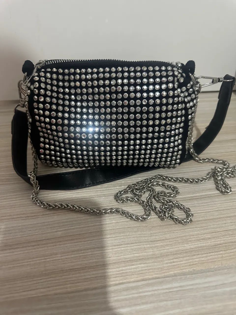 Bolsa nova - Nunca usada!  Vendo bolsa nova, nunca utilizada, em perfeito estado. - Foto 2