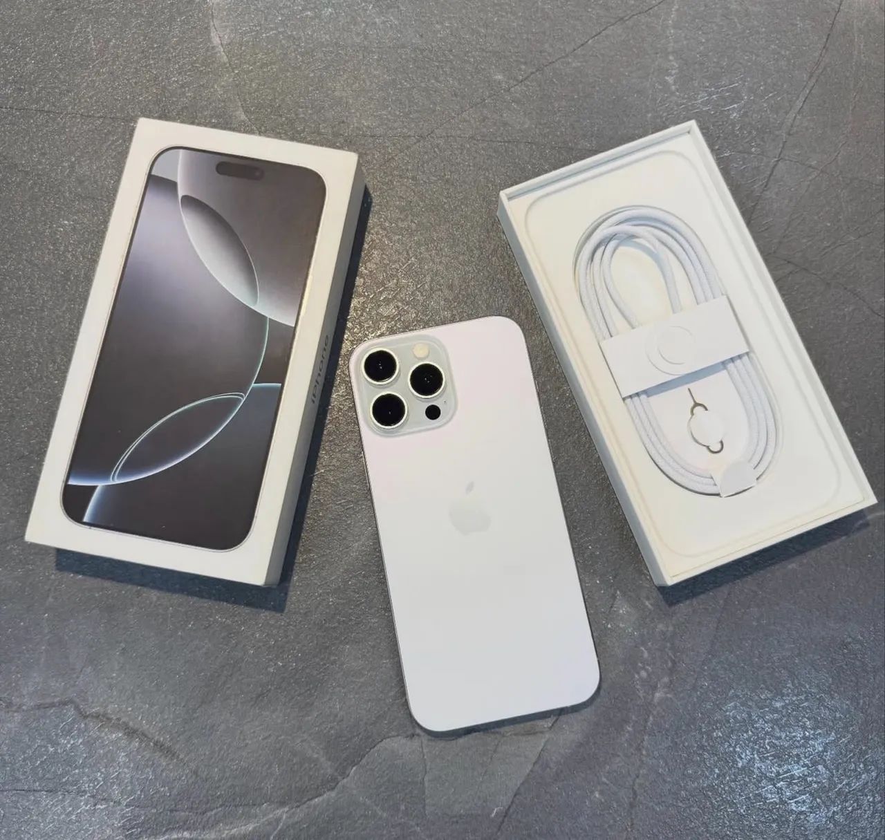 Iphone 16 pro max 256gb com caixa e acessórios!! Aceito cartão, pego outro no negocio